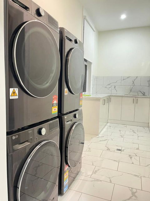 Riverside Hotel - Melbourne Tourism 3