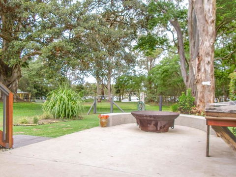 Riverside Retreat - Melbourne Tourism 2