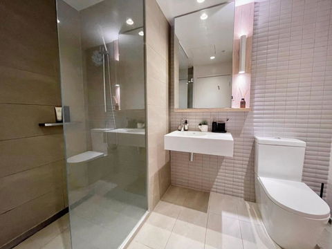 Riverside Retreat - Melbourne Tourism 3