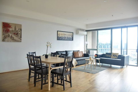 RiverView Spacious 3BR2Bath2Car WifiPoolGym Crown - Melbourne Tourism 3