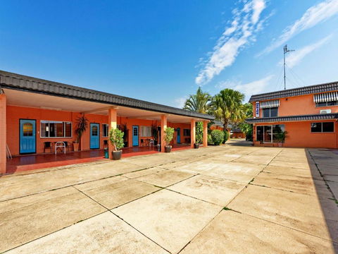 Riviera Motel Bundaberg - Melbourne Tourism 1