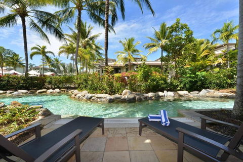 Resort-style Swim Out - A True Tropical Oasis - Melbourne Tourism 0