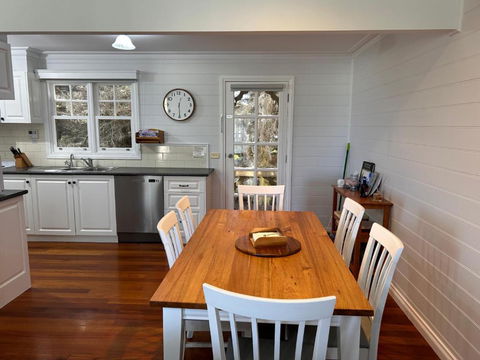 Sails - Elegant, Spacious Beach Villa - Melbourne Tourism 3