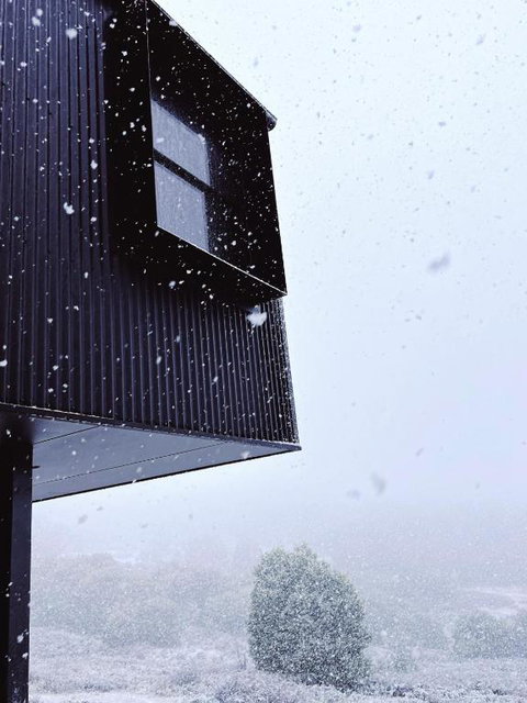 Roam Merrijig - Luxury Stay With Mountain Views - Foothills Of Mt Buller - Melbourne Tourism 3