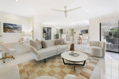 Riviera Road Miami - 4BRM Dual Villa - Melbourne Tourism 0