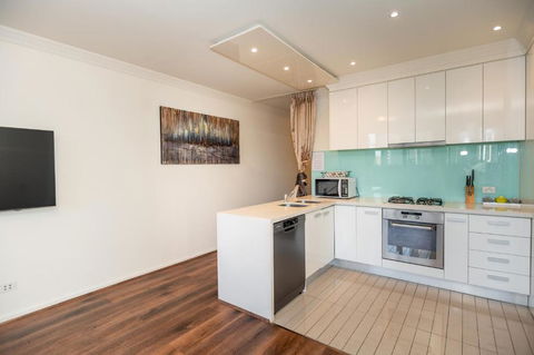 Rome Sky Villa - Melbourne Tourism 3