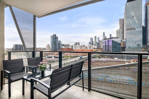 Rooftop Pool 2BR Apartment At Marvel Stadium With Free Parking - Melbourne Tourism 2