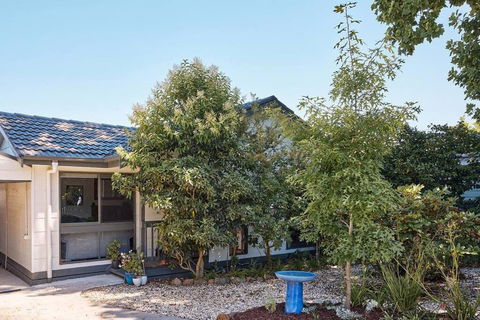 Rose Cottage - Right In Town - Melbourne Tourism 1