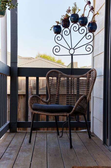 Rose Cottage - Right In Town - Melbourne Tourism 3