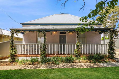 RoseBerne Cottage - Melbourne Tourism 0