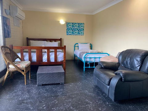 Rosebourne Gardens Motel - Melbourne Tourism 2