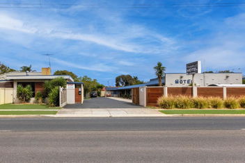 Rosebud Motel with Melbourne Tourism