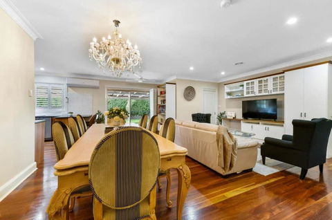 Roselawn Manor - 5 Bedroom Entertainer - Melbourne Tourism 3