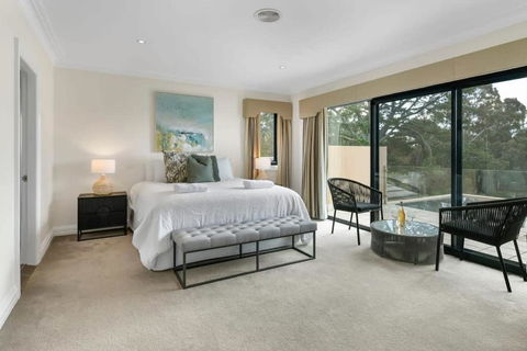 Roselawn Retreat - Pool, Incredible Views, Sleeps 8 - Melbourne Tourism 2