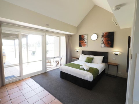 Rothbury Downs - Melbourne Tourism 2