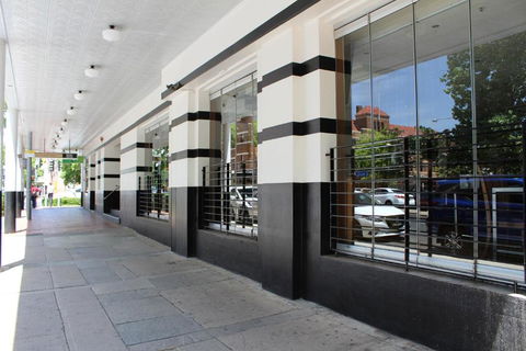 Royal Hotel Orange - Melbourne Tourism 1