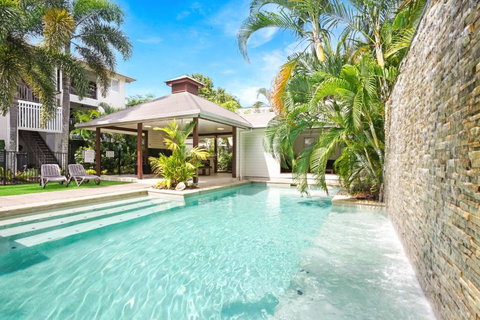 Royal Pavilions 8 - Melbourne Tourism 0