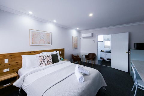 Roydons Motor Inn - Melbourne Tourism 2