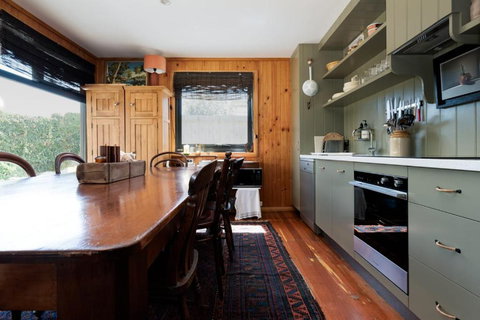 Rustic Barn By The Bay - Melbourne Tourism 3