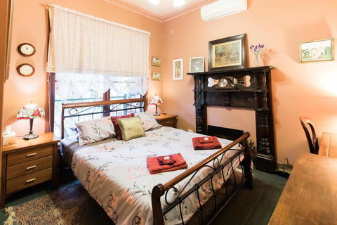 Rustic Refuge Guesthouse - Melbourne Tourism 3