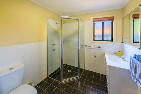 Safety Beach Ocean Bungalows - Melbourne Tourism 3