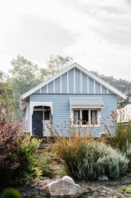 Sailors Whisk, Luxurious Restored Antique Cottage - Melbourne Tourism 0