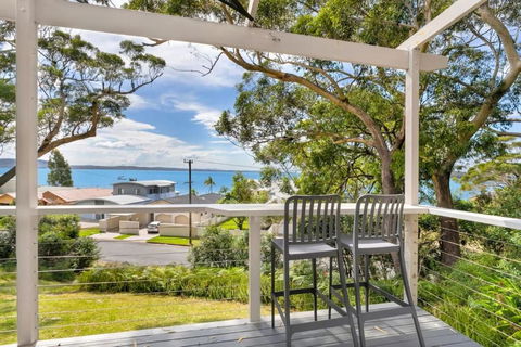 Sally Beach House With Ocean Views - Melbourne Tourism 0