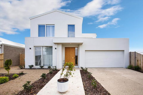 Saltwater Lux, 4 Bdrm, 3 Bath, Golf, Weddings, Beaches, Adventure Park - Melbourne Tourism 2