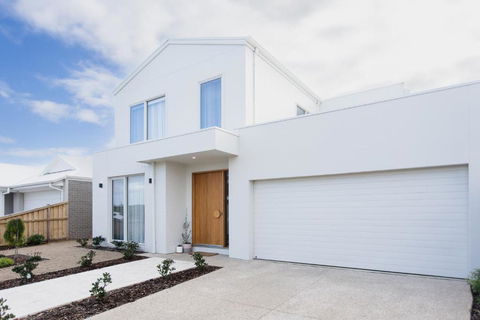 Saltwater Lux, 4 Bdrm, 3 Bath, Golf, Weddings, Beaches, Adventure Park - Melbourne Tourism 0