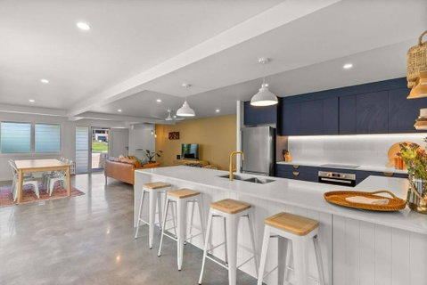 Salty Crab Bungalow - Melbourne Tourism 0