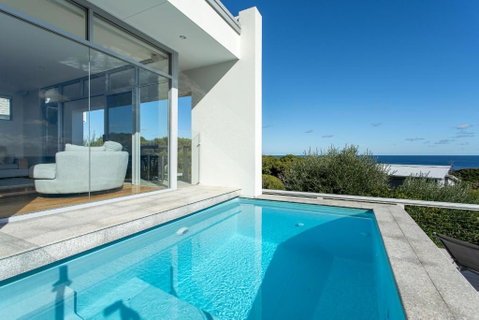 Salty Kiss I Private Properties - Melbourne Tourism 2