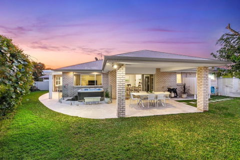 Salty Pause At Bondi House - With Spa And Pet Friendly! - Melbourne Tourism 3