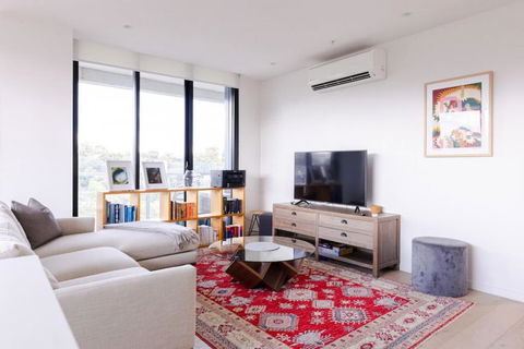 Sanctuary-Effortless City Escape - Melbourne Tourism 1