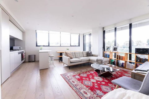 Sanctuary-Effortless City Escape - Melbourne Tourism 2