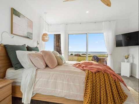 Sanctuary On Point - Melbourne Tourism 1
