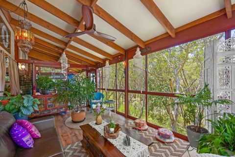 Sandalwood - Melbourne Tourism 1