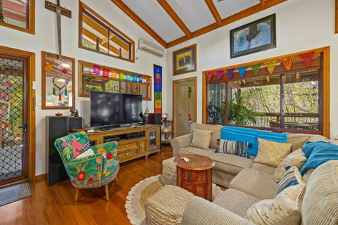 Sandalwood - Melbourne Tourism 2