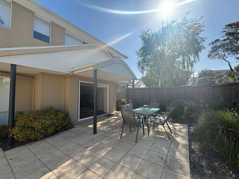 Sandpiper 10 - Close To Town And Beach - Melbourne Tourism 1