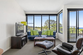 Sandy Beach Apt 4 with Melbourne Tourism