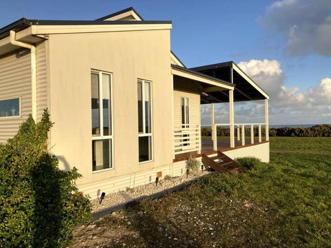 Sandy Bottoms Beach Escape - Melbourne Tourism 0