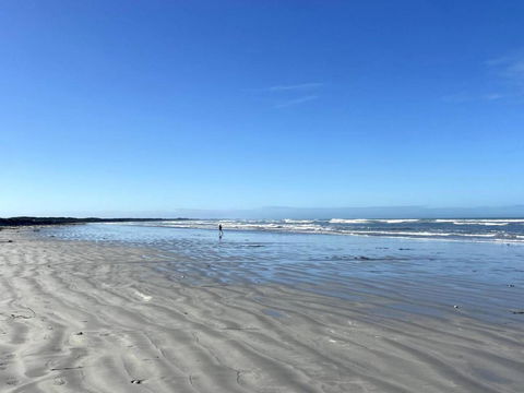 Sandy Bottoms Beach Escape - Melbourne Tourism 1