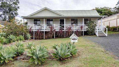 Sandy Cottage - Melbourne Tourism 0