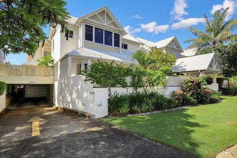 Sandy Cove @ Royle Palms - Melbourne Tourism 0