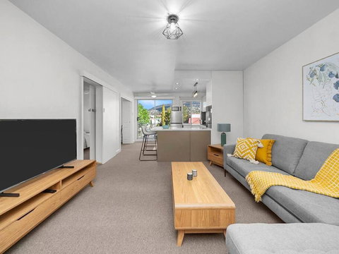 Sandy Bay Apartment With Hobart River View, Near UTAS - Stroll To Cafes And Shops - Melbourne Tourism 2
