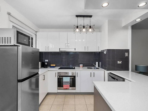Sandy Bay Apartment With Hobart River View, Near UTAS - Stroll To Cafes And Shops - Melbourne Tourism 3
