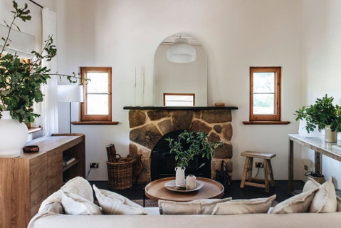 Secluded Stone Cottage Perfect For Couples Escape - Waterfalls - Melbourne Tourism 0