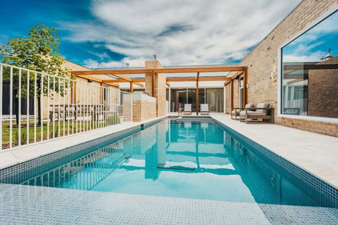 SORRENTO ViLLA HOLLYWOOD - Melbourne Tourism 0