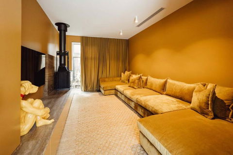 SORRENTO ViLLA HOLLYWOOD - Melbourne Tourism 3