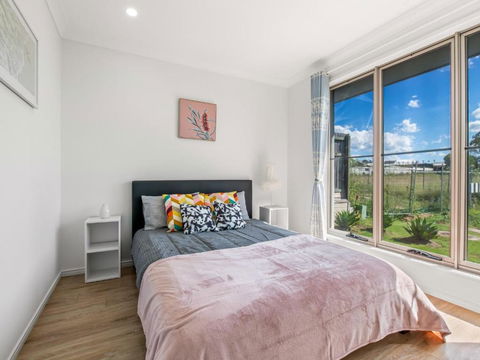 Spacious Newly Furnished 4BD Family Retreat - Melbourne Tourism 3