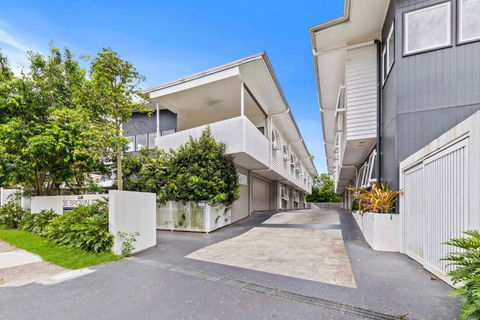 Stylish 3BD Townhouse Camp Hill, Sleeps 8, Wifi, Parking - Melbourne Tourism 0